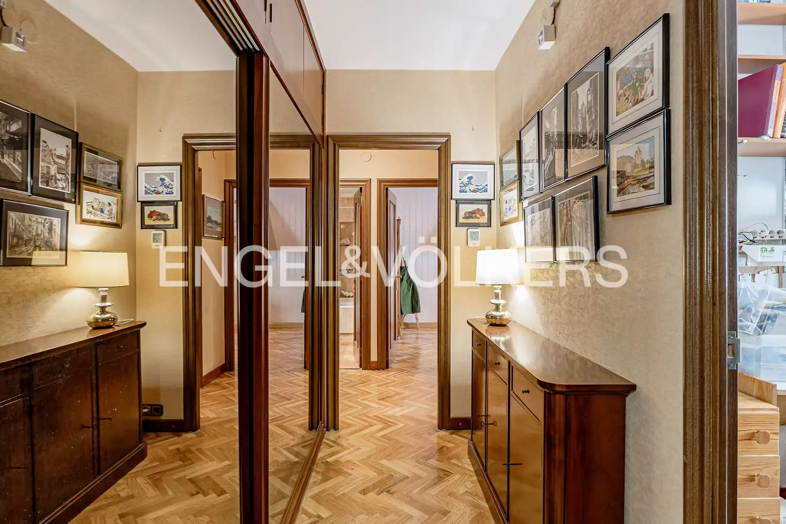 Piso en venta en Barcelona con Calefacción y Balcón