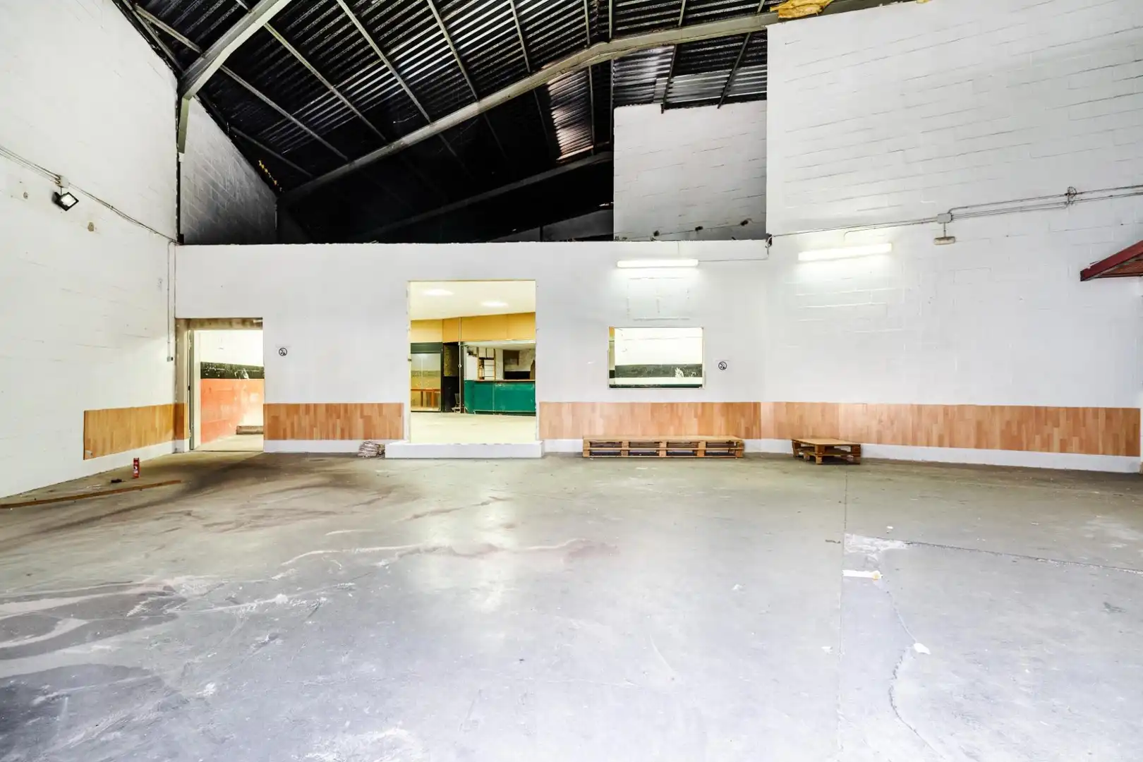 Fabrikhallen zum Verkauf in San Fernando