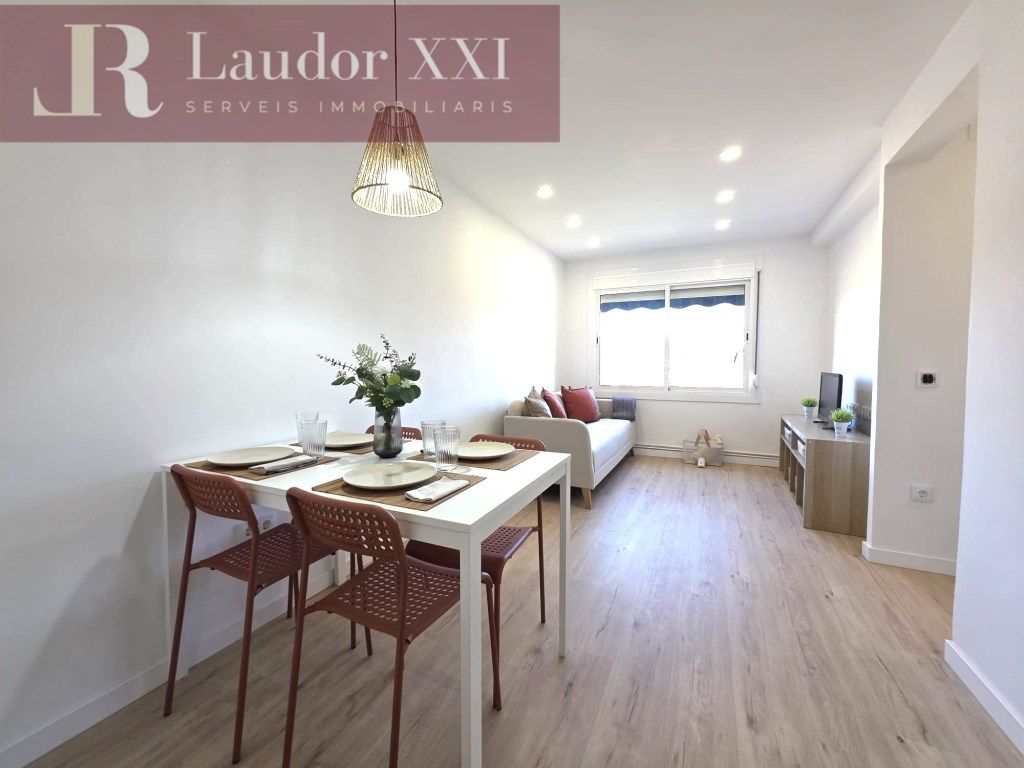 Bedroom of Flat for sale in Sabadell