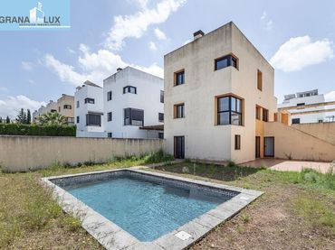 Casa a schiera con balcone in vendita a Calle del Majuelo