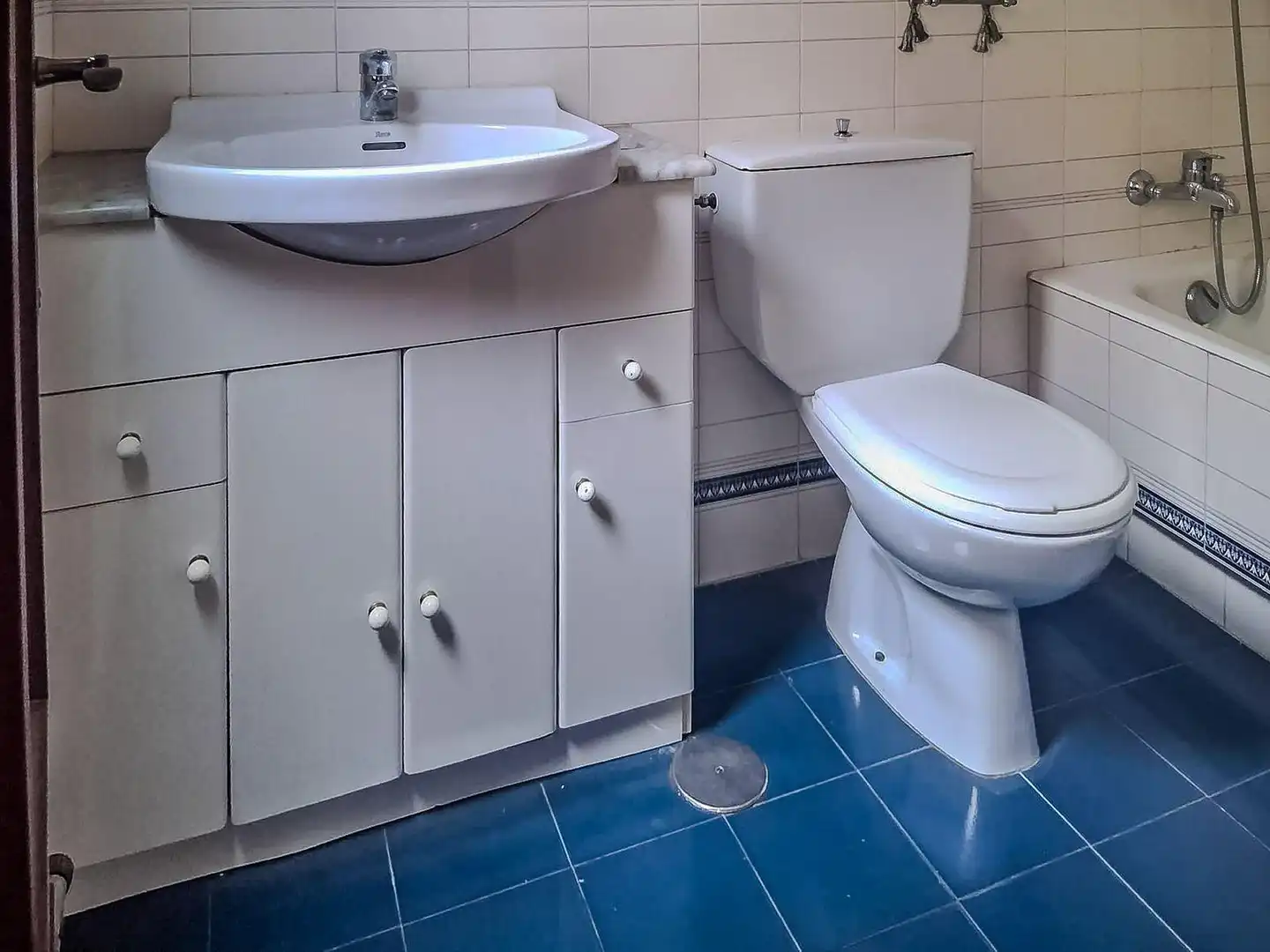 Badezimmer von Wohnung zur Miete in Santander mit Heizung, Parkett und Möbliert