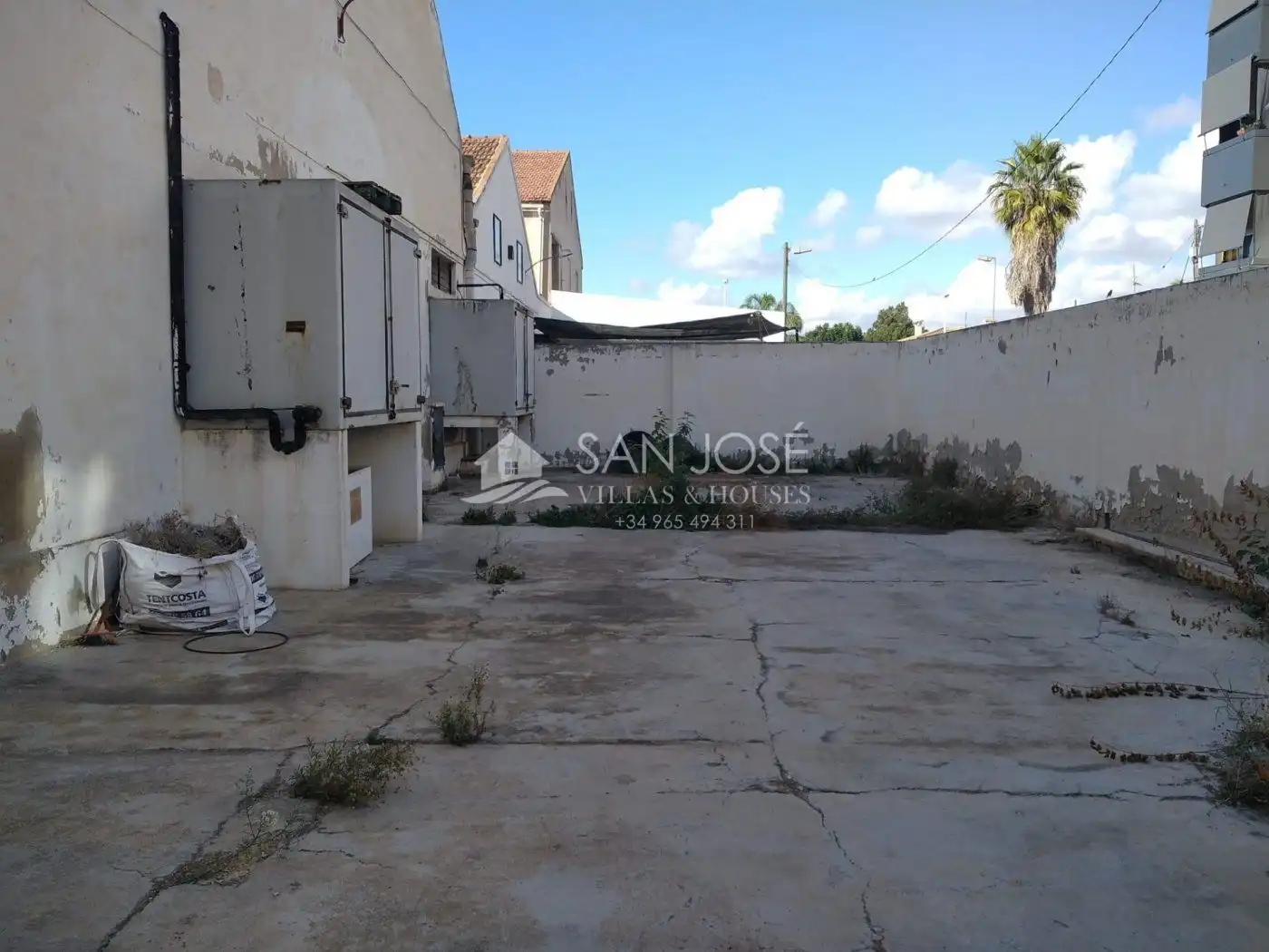 Vista exterior de Nau industrial en venda en Elche / Elx