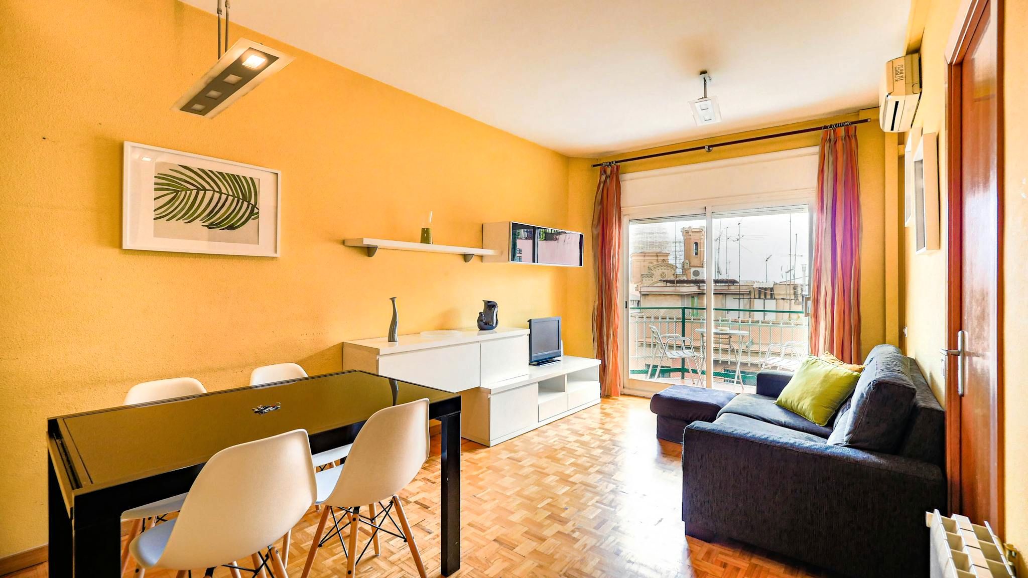 Living room of Flat to rent in  Barcelona Capital  with Air Conditioner, Heating and Washing machine