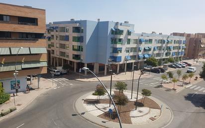 Vista exterior de Dúplex en venda en Pinto amb Aire condicionat i Terrassa