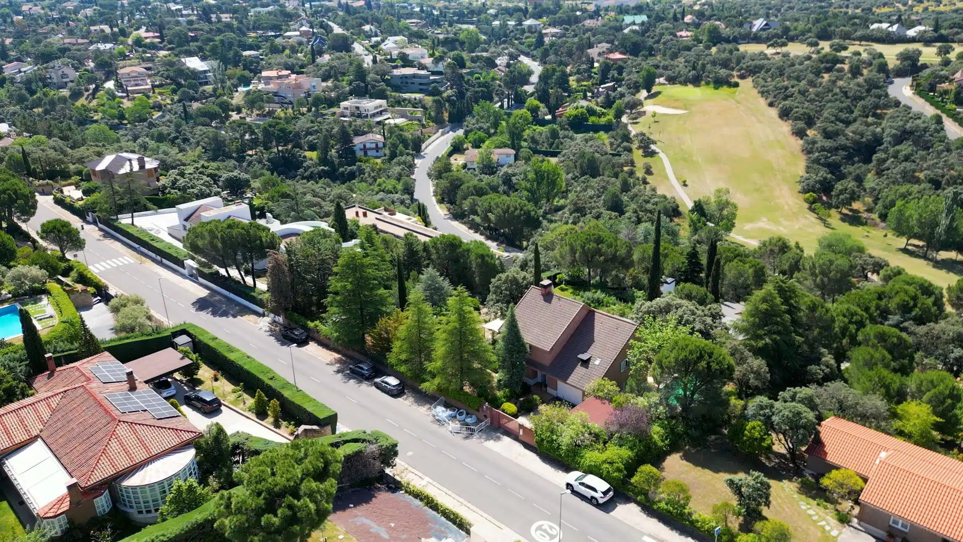Vista exterior de Casa o chalet en venta en Las Rozas de Madrid con Aire acondicionado, Calefacción y Jardín privado