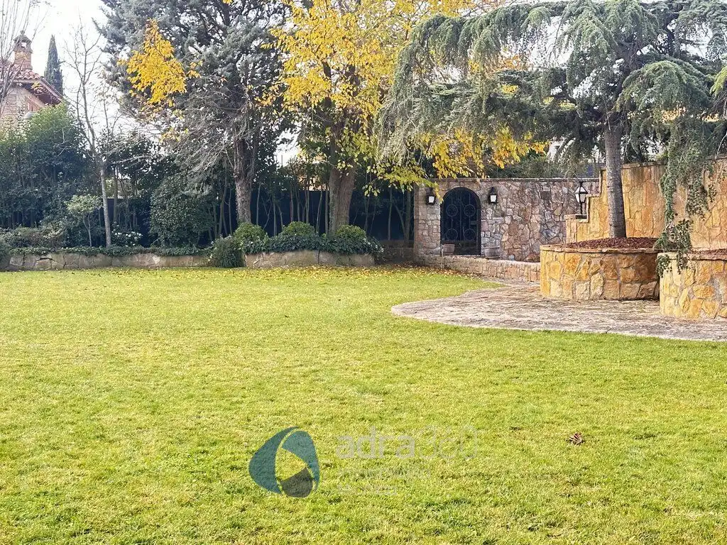 Garden of Houses for sale in Lardero  with Air Conditioner, Heating and Private garden