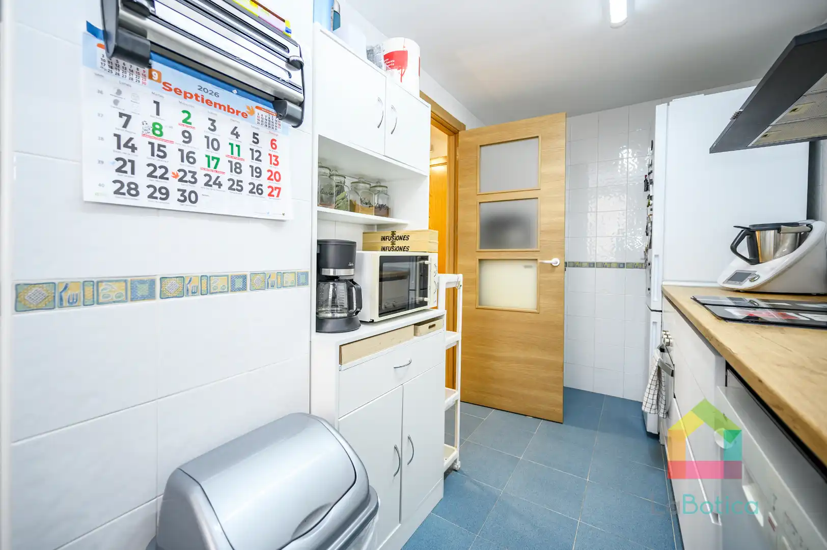 Kitchen of Flat for sale in Gerindote  with Air Conditioner, Heating and Oven