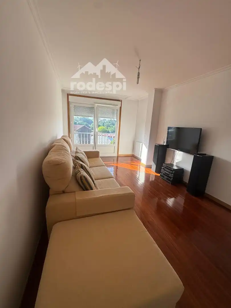 Sala de estar de Piso en venta en Ponteareas con Calefacción, Terraza y Trastero