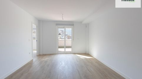 Foto 5 de Piso en venta en Calle de María Pinet, 25, Cenes de la Vega, Granada