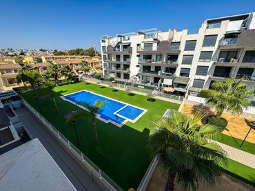 Appartement compact avec piscine à vendre à Orihuela Costa