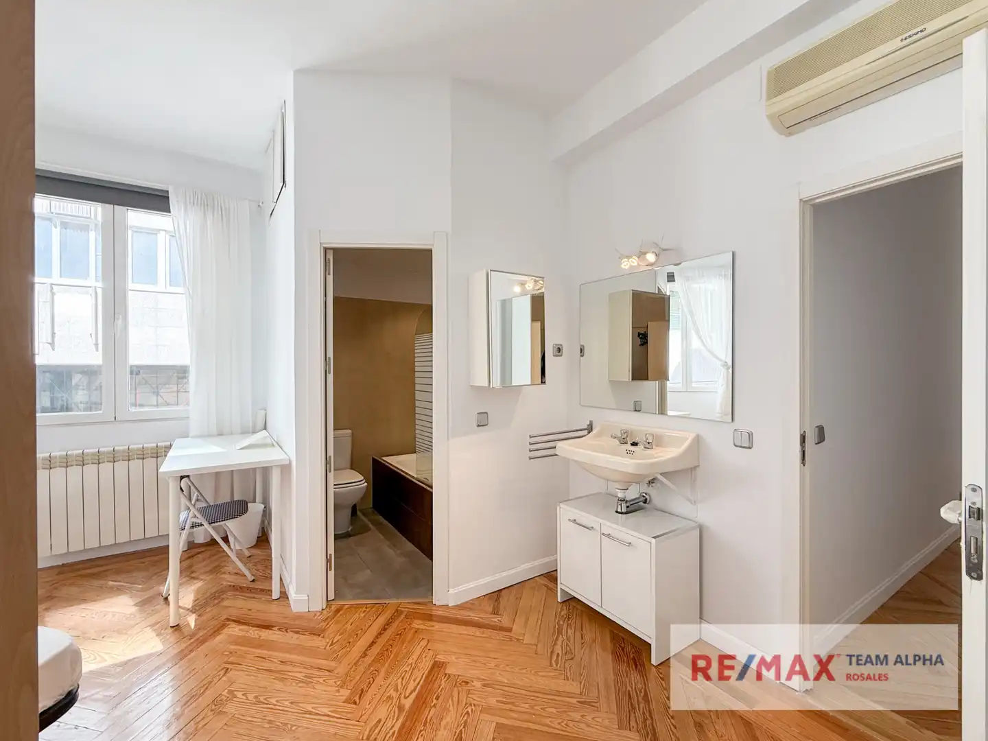 Baño de Piso de alquiler en Madrid con Aire acondicionado, Calefacción y Parquet