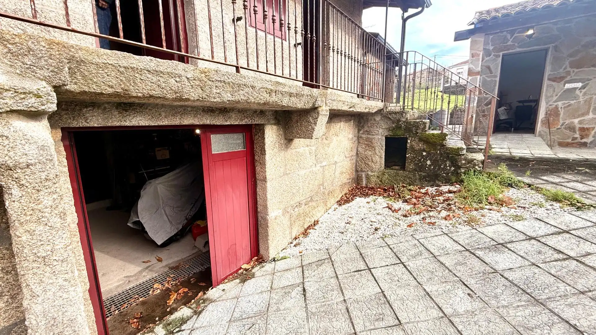 Aparcament de Finca rústica en venda en A Merca   amb Jardí privat, Terrassa i Traster