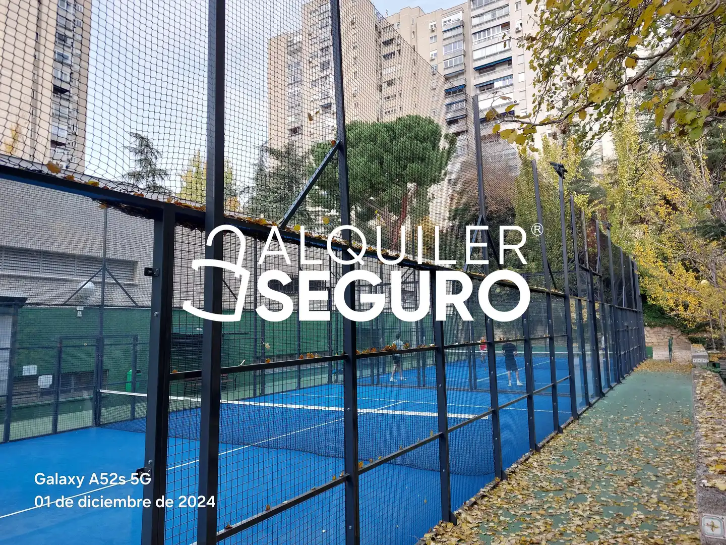 Vista exterior de Estudi de lloguer en Madrid amb Aire condicionat i Piscina