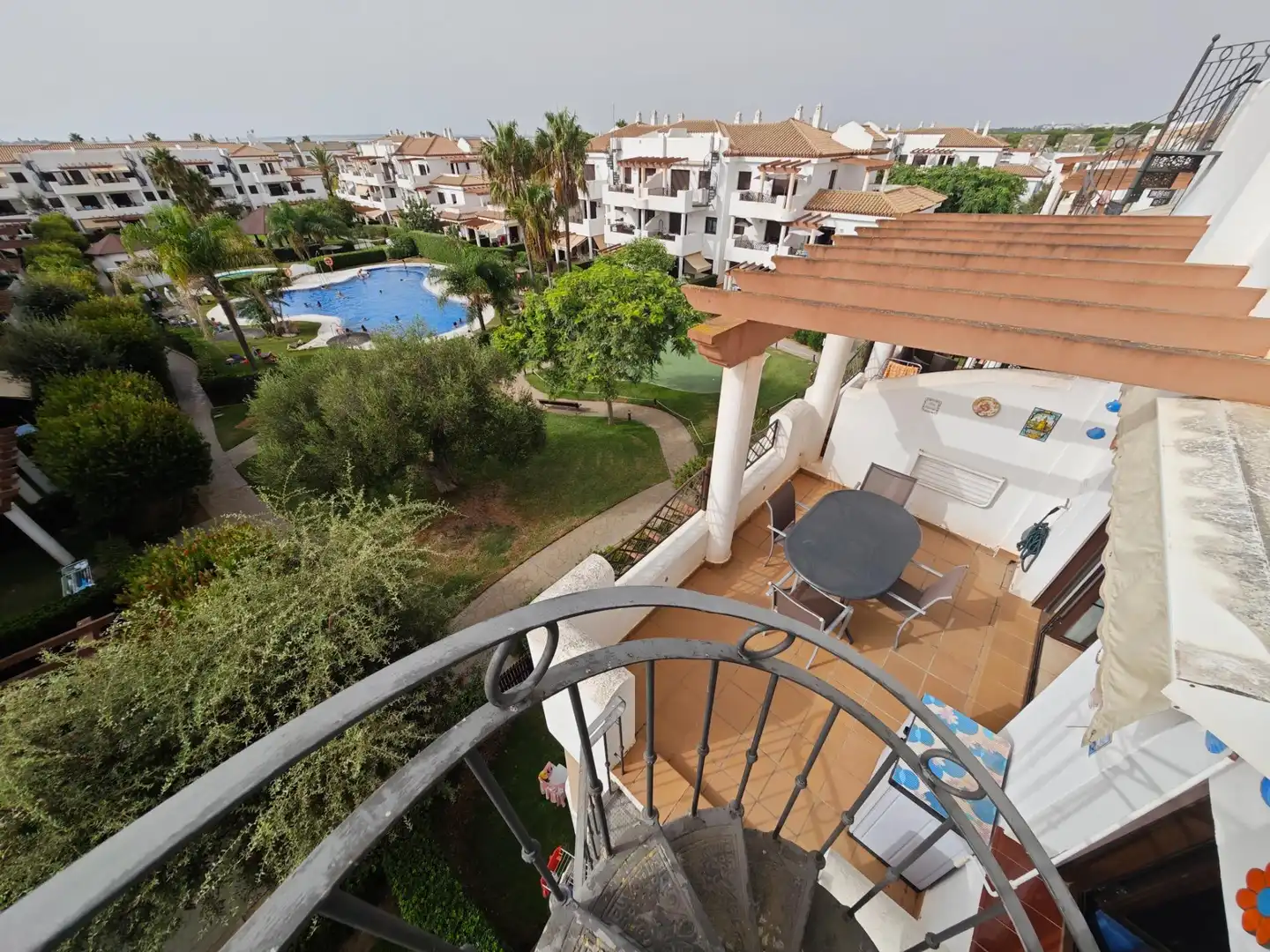 Terraza de Apartamento en venta en Chiclana de la Frontera con Jardín privado, Terraza y Amueblado