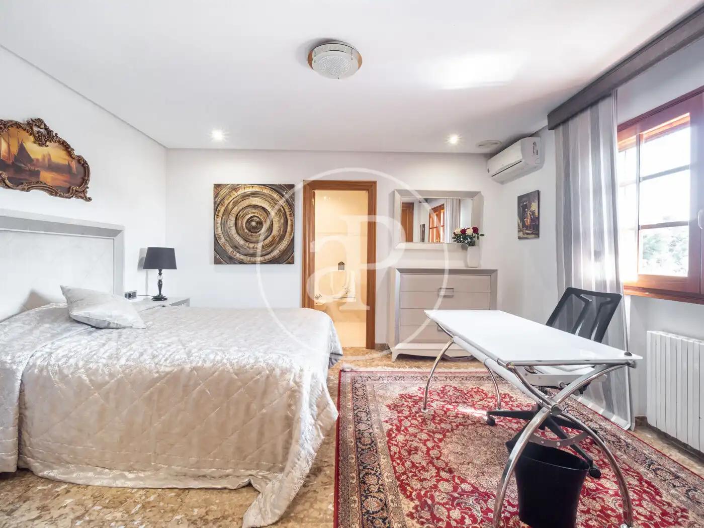 Habitación de Casa o chalet en venta en Godella con Aire acondicionado, Calefacción y Jardín privado