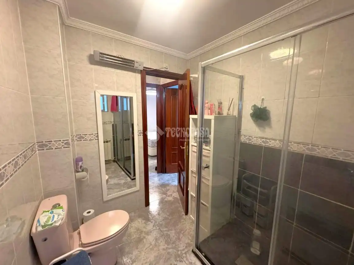 Baño de Piso en venta en Parla con Aire acondicionado, Calefacción y Terraza