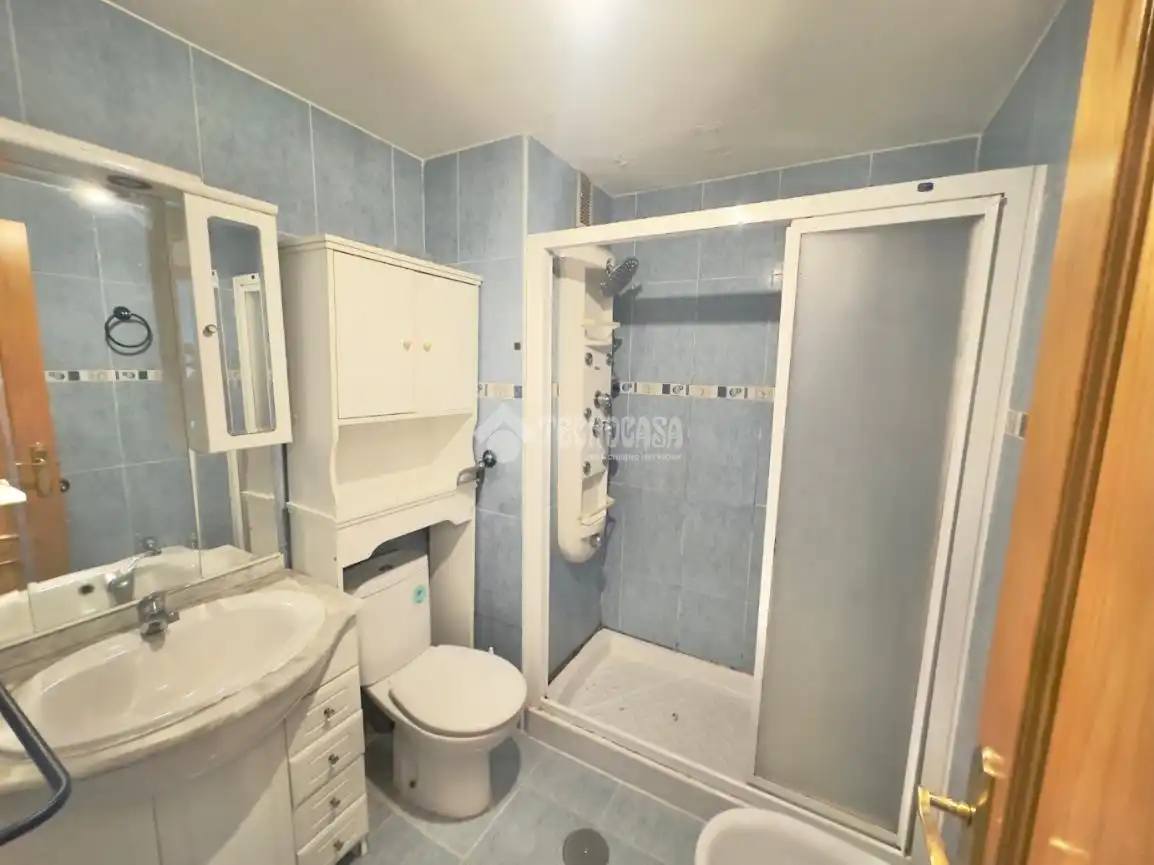 Bathroom of Flat for sale in Móstoles  with Heating and Terrace
