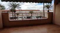 Terrasse von Wohnung miete in La Manga del Mar Menor mit Terrasse und Gemeinschaftspool