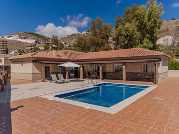 Casa amb piscina en venda a Calle Instituto, 7, Almuñécar, Spain