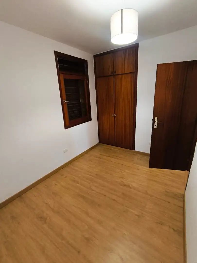 Habitación de Piso en venta en Santa Cruz de Tenerife con Horno, Lavadora y Balcón
