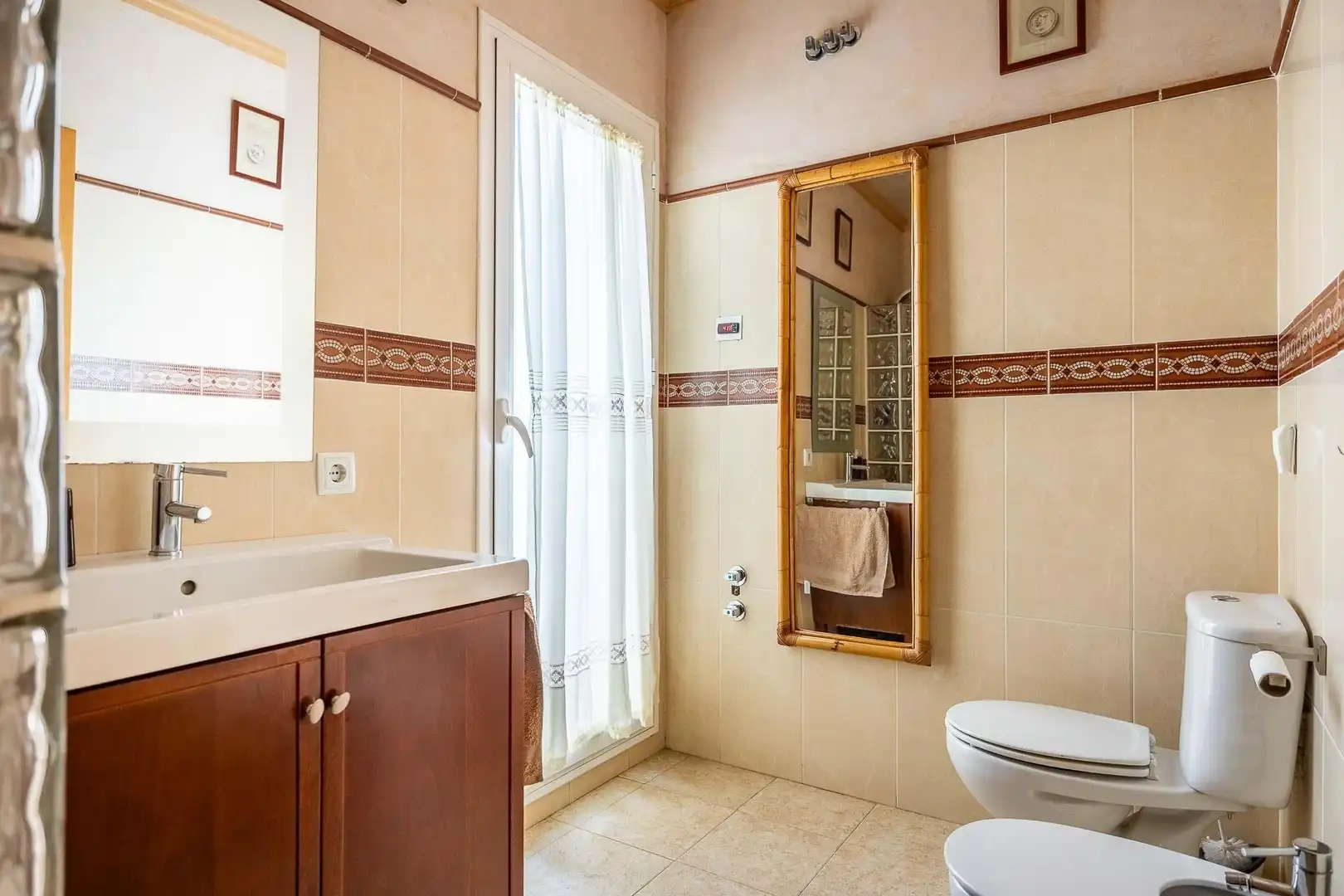 Bathroom of Houses for sale in Sevilla  with Air Conditioner, Terrace and Alarm
