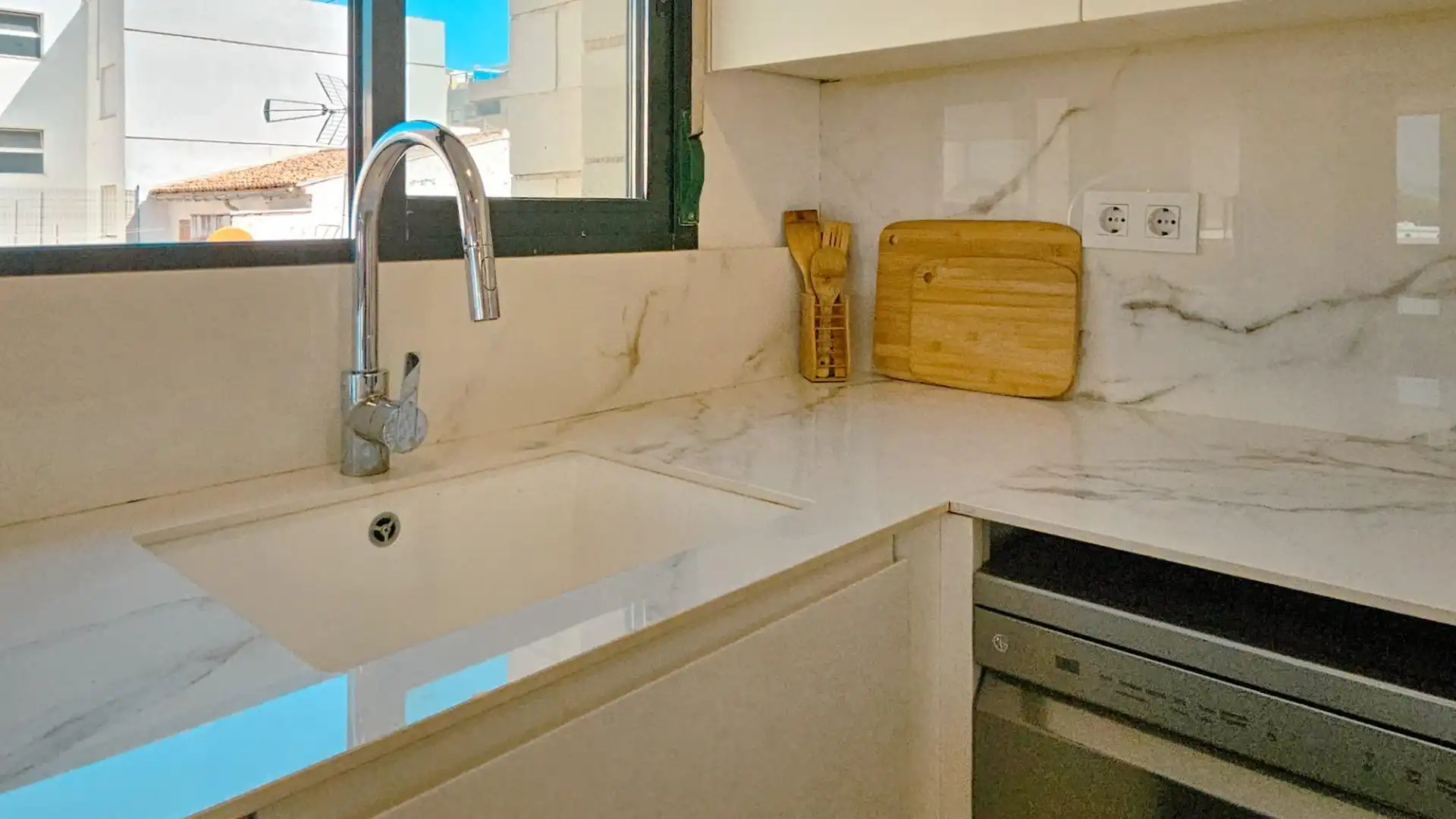 Kitchen of Flat for sale in Daimús  with Air Conditioner, Terrace and Furnished
