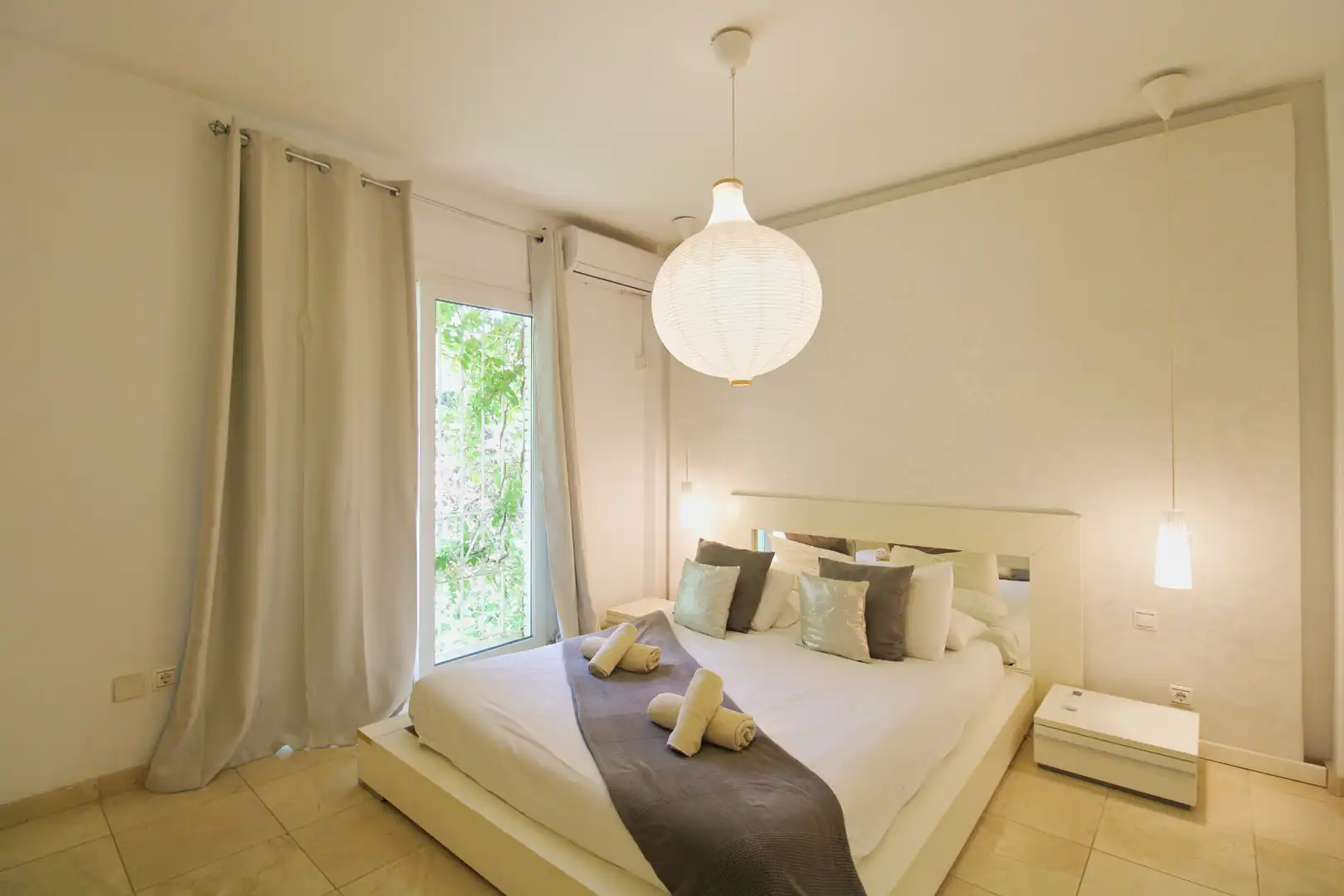 Dormitori de Casa o xalet en venda en Alhaurín de la Torre amb Aire condicionat, Jardí privat i Terrassa