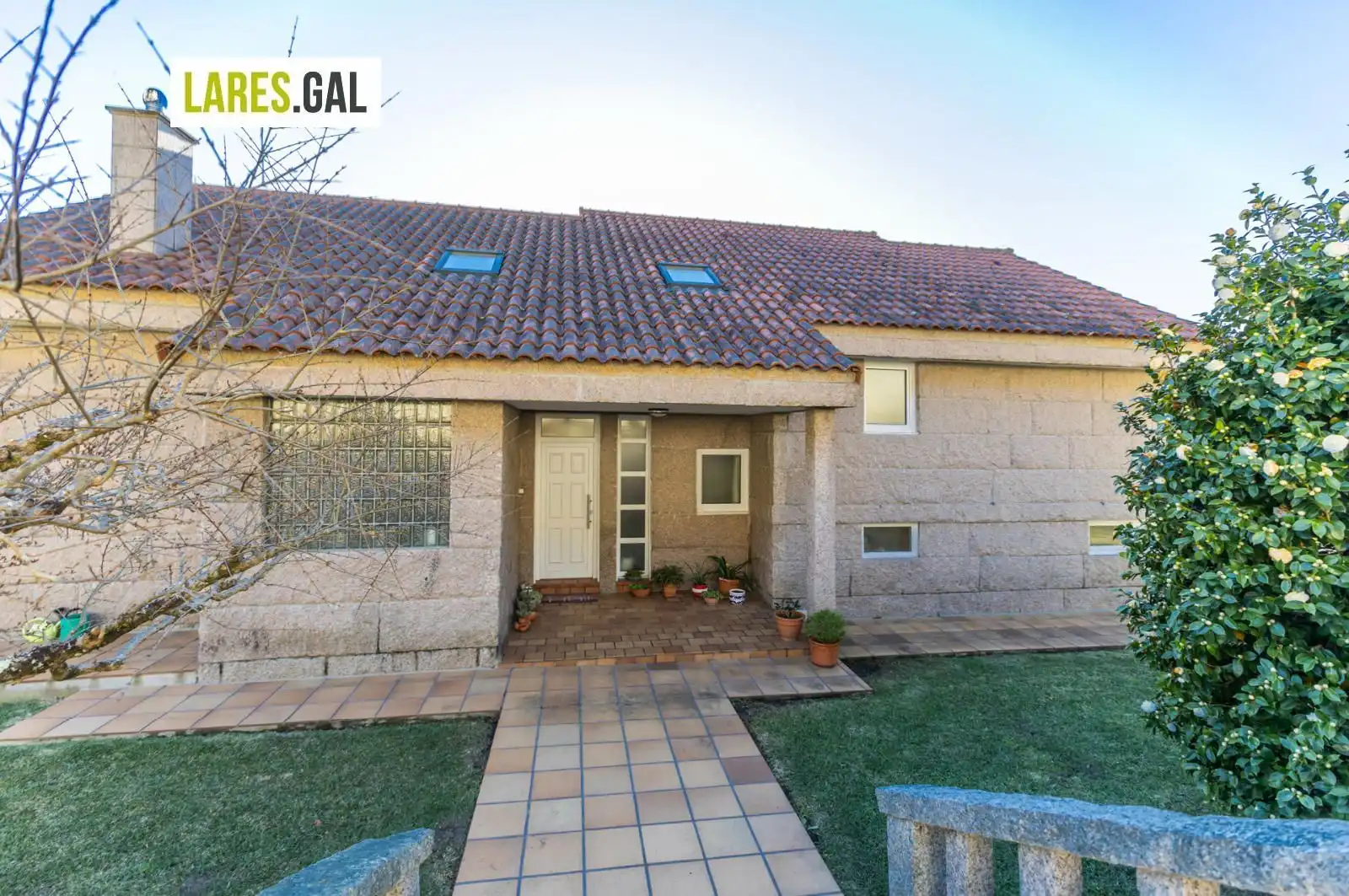 Vista exterior de Casa o chalet en venta en Cangas  con Calefacción y Trastero