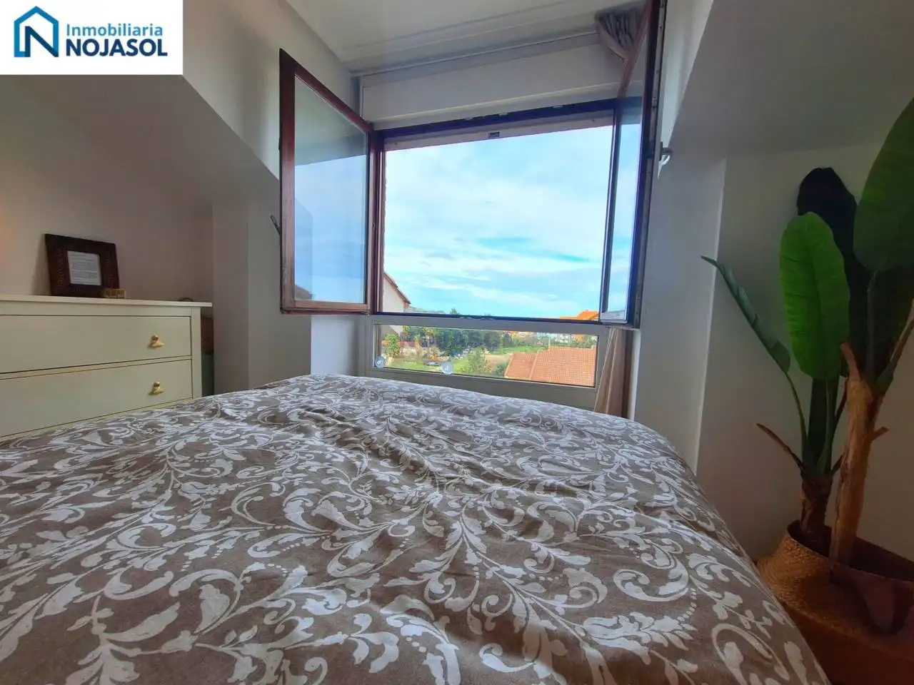 Schlafzimmer von Wohnungen zur Miete in Noja mit Heizung, Parkett und Terrasse