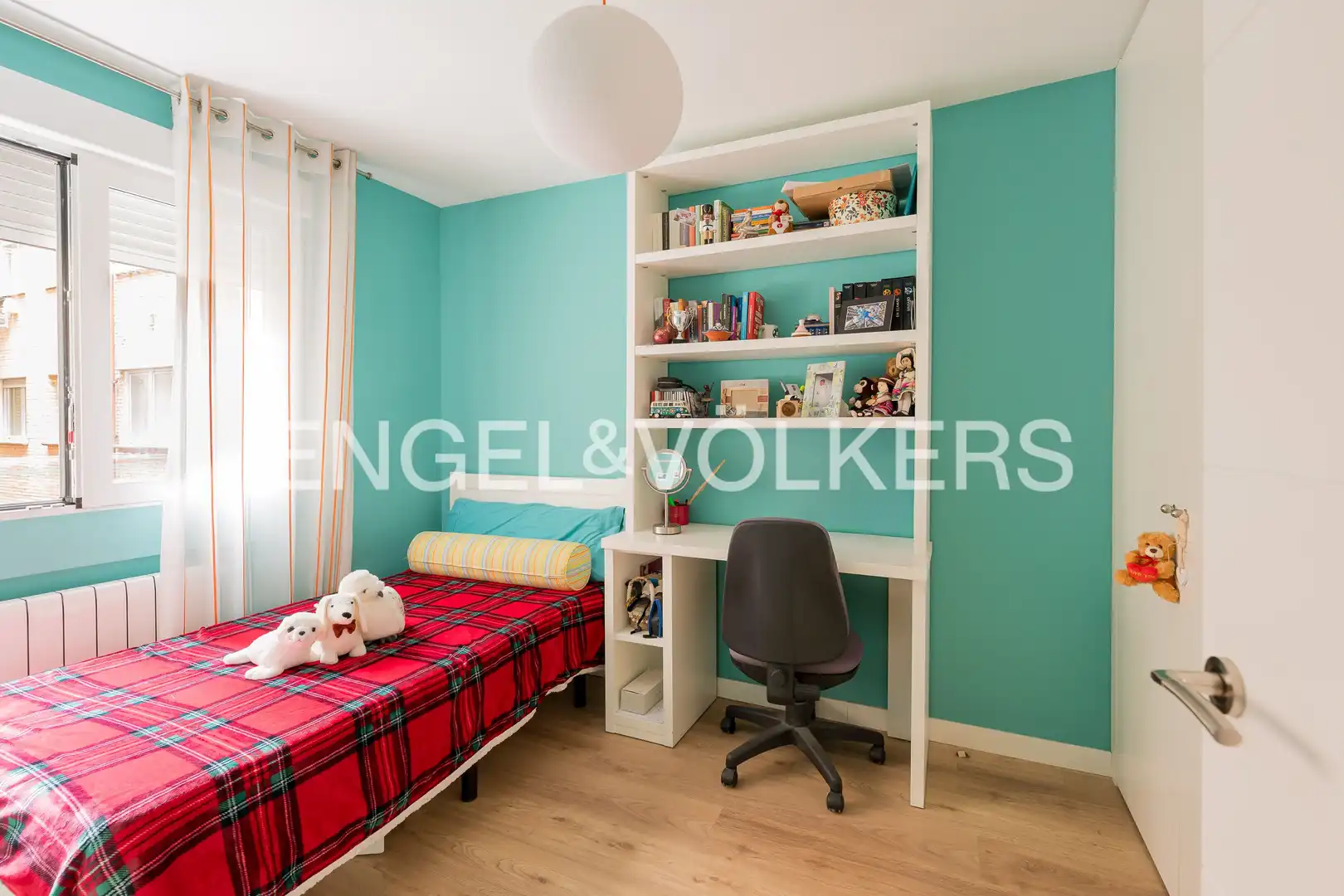 Bedroom of Flat for sale in Madrid  with Air Conditioner, Heating and Private garden