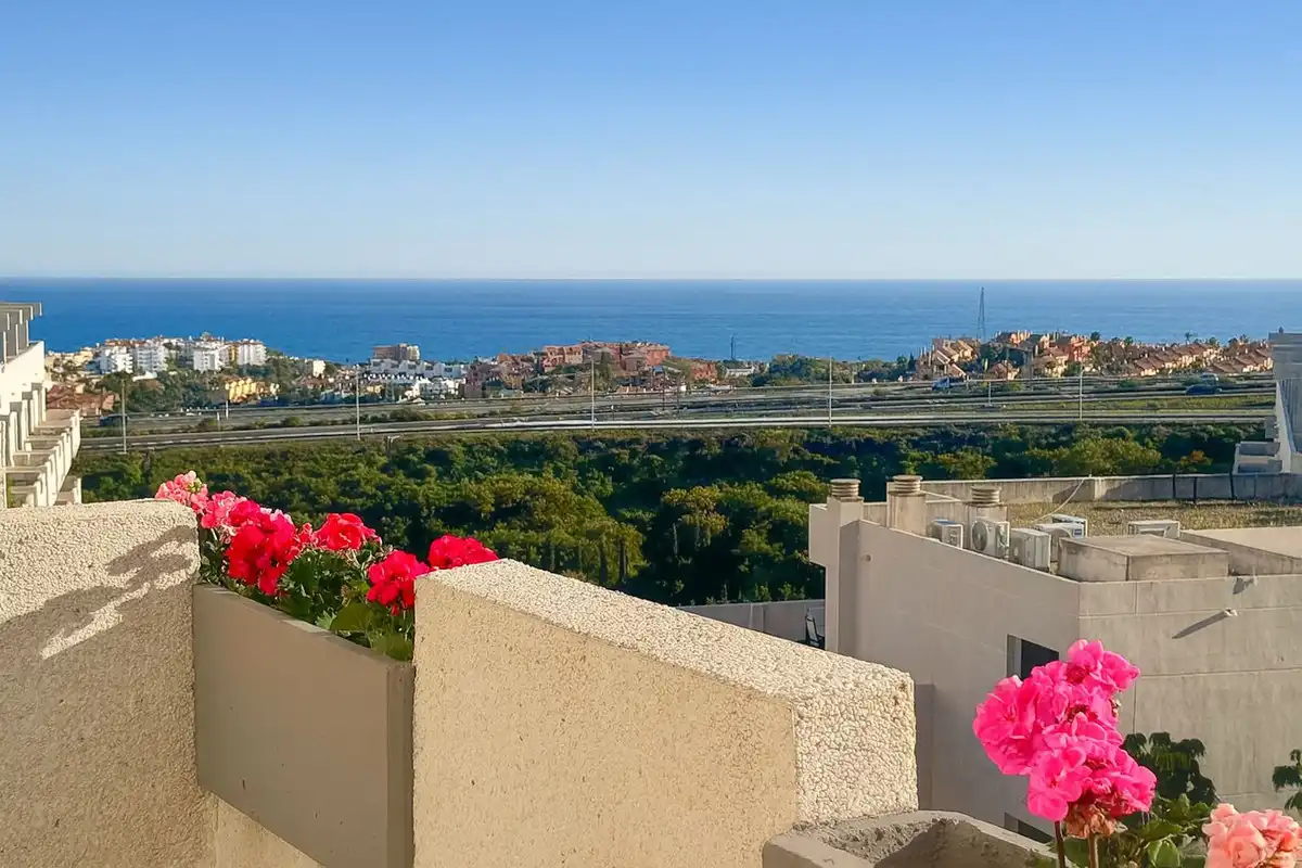 Vista exterior de Dúplex en venda en Mijas amb Aire condicionat, Calefacció i Piscina