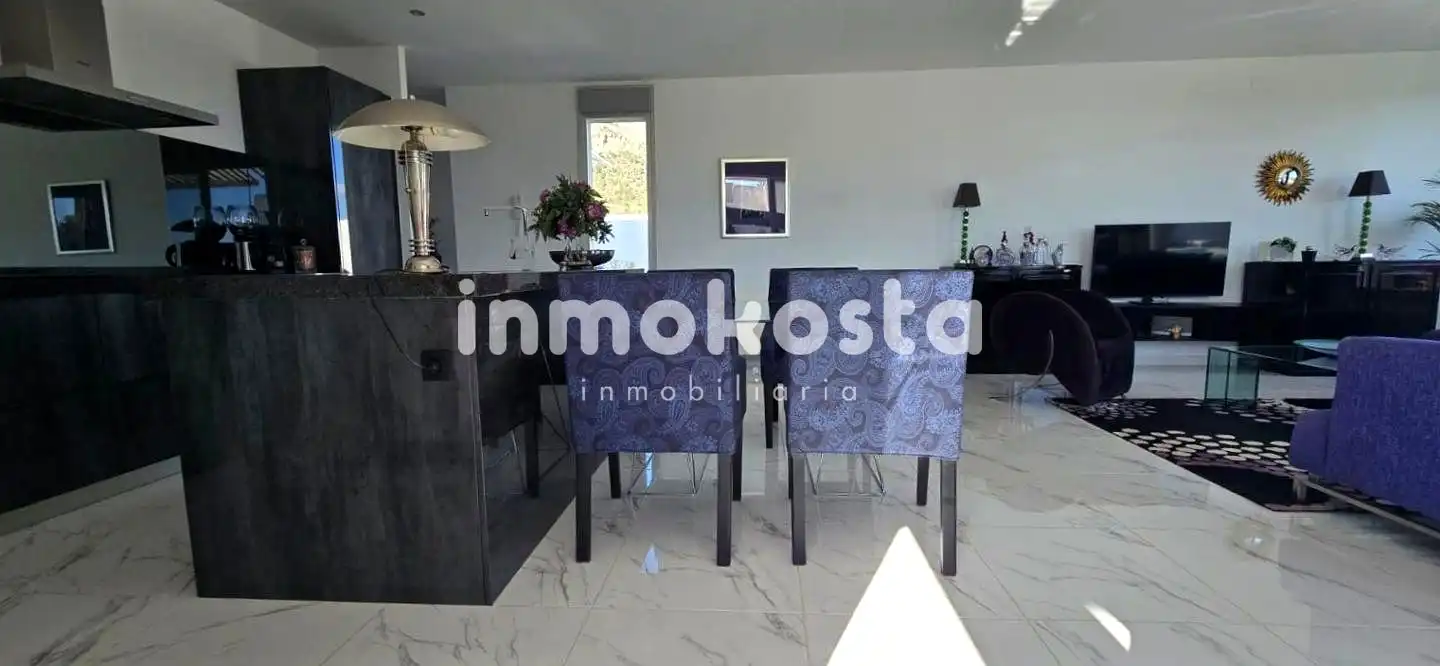 Sala d'estar de Casa o xalet en venda en Polop amb Aire condicionat, Calefacció i Jardí privat