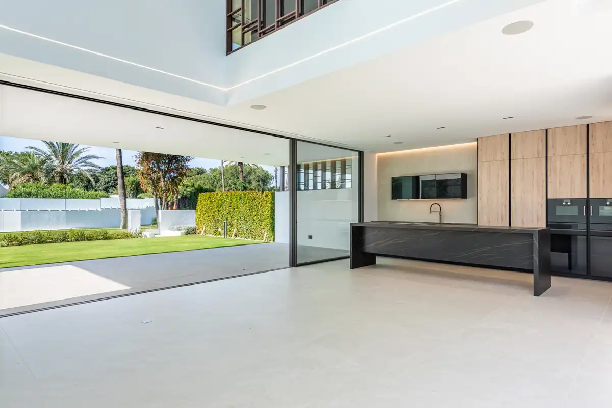 Casa adosada en venta en Marbella con Aire acondicionado, Jardín privado y Trastero