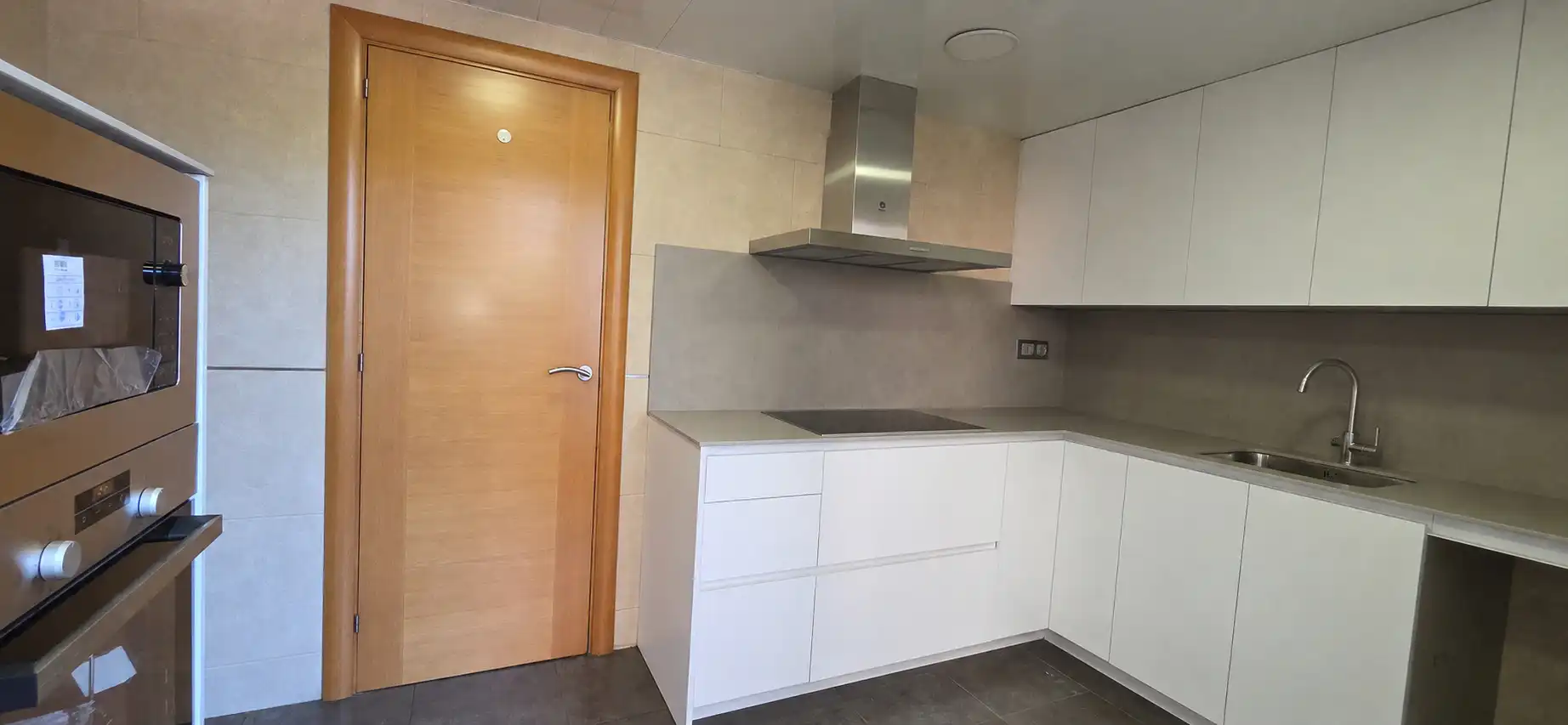 Küche von Maisonette zum Verkauf in Barcelona mit Klimaanlage, Heizung und Parkett