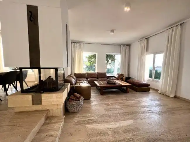 Chalet con piscina en alquiler en Chullera, imagen 5