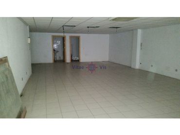 Local comercial en venta en Calle Jeronimo Santa Fe
