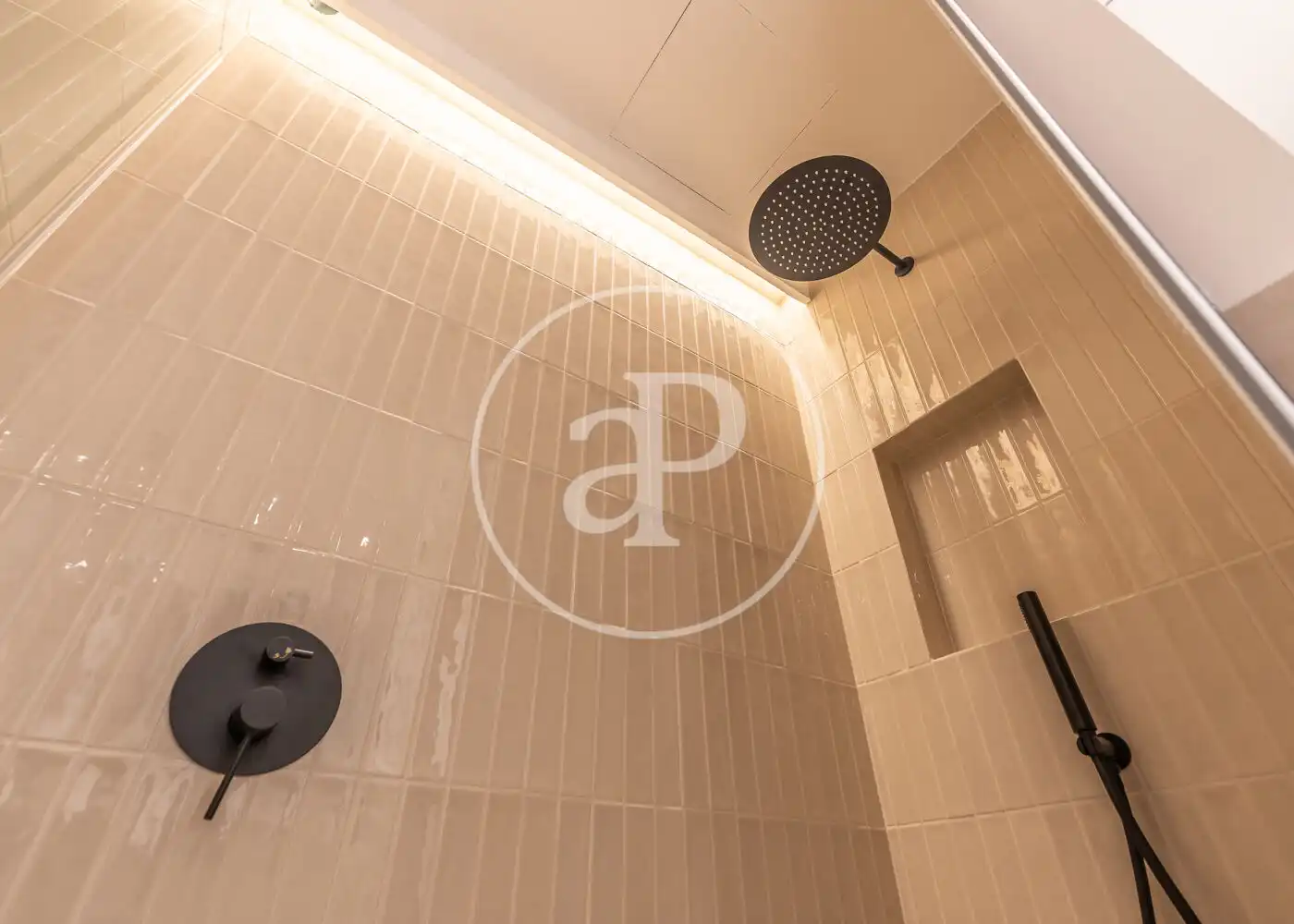 Bathroom of Flat for sale in Madrid  with Heating and Furnished