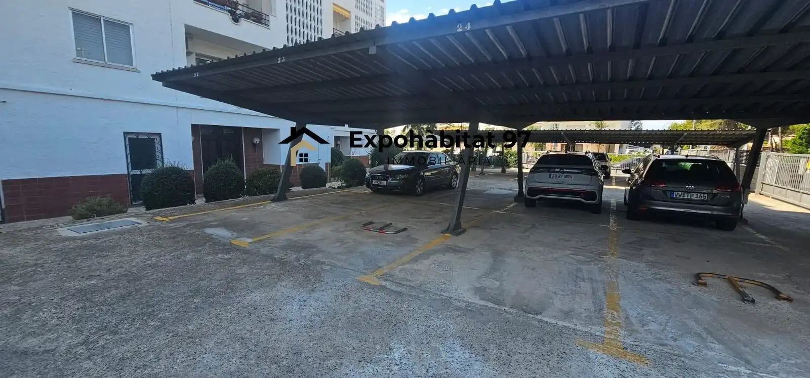 Parking de Apartamento en venta en Mont-roig del Camp con Aire acondicionado y Piscina comunitaria