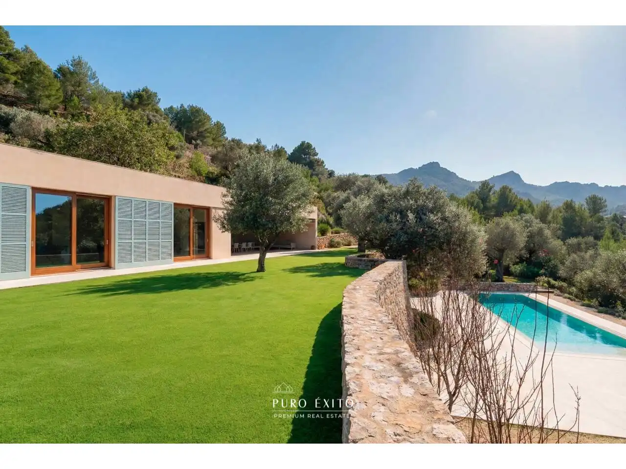 Houses for sale in Estellencs  with Air Conditioner, Heating and Private garden