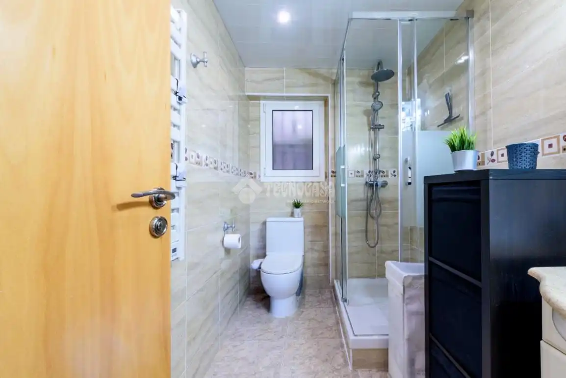 Baño de Piso en venta en Tarragona con Calefacción y Terraza