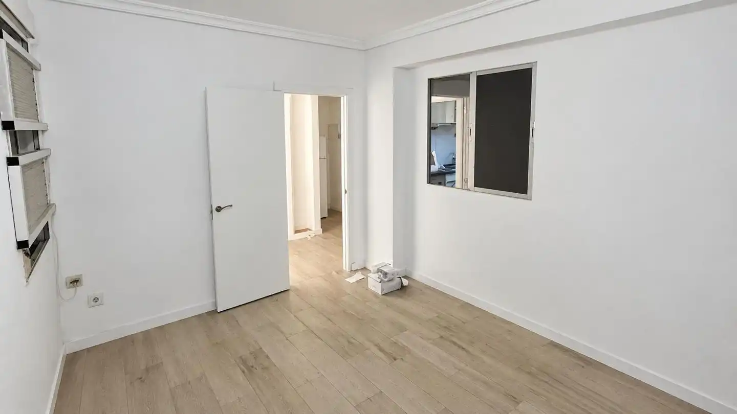 Habitación de Planta baja en venta en Madrid