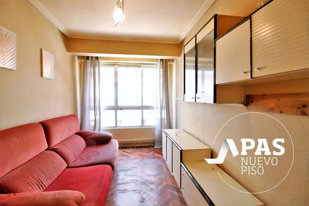 Living room of Flat for sale in Santander  with Heating and Parquet flooring