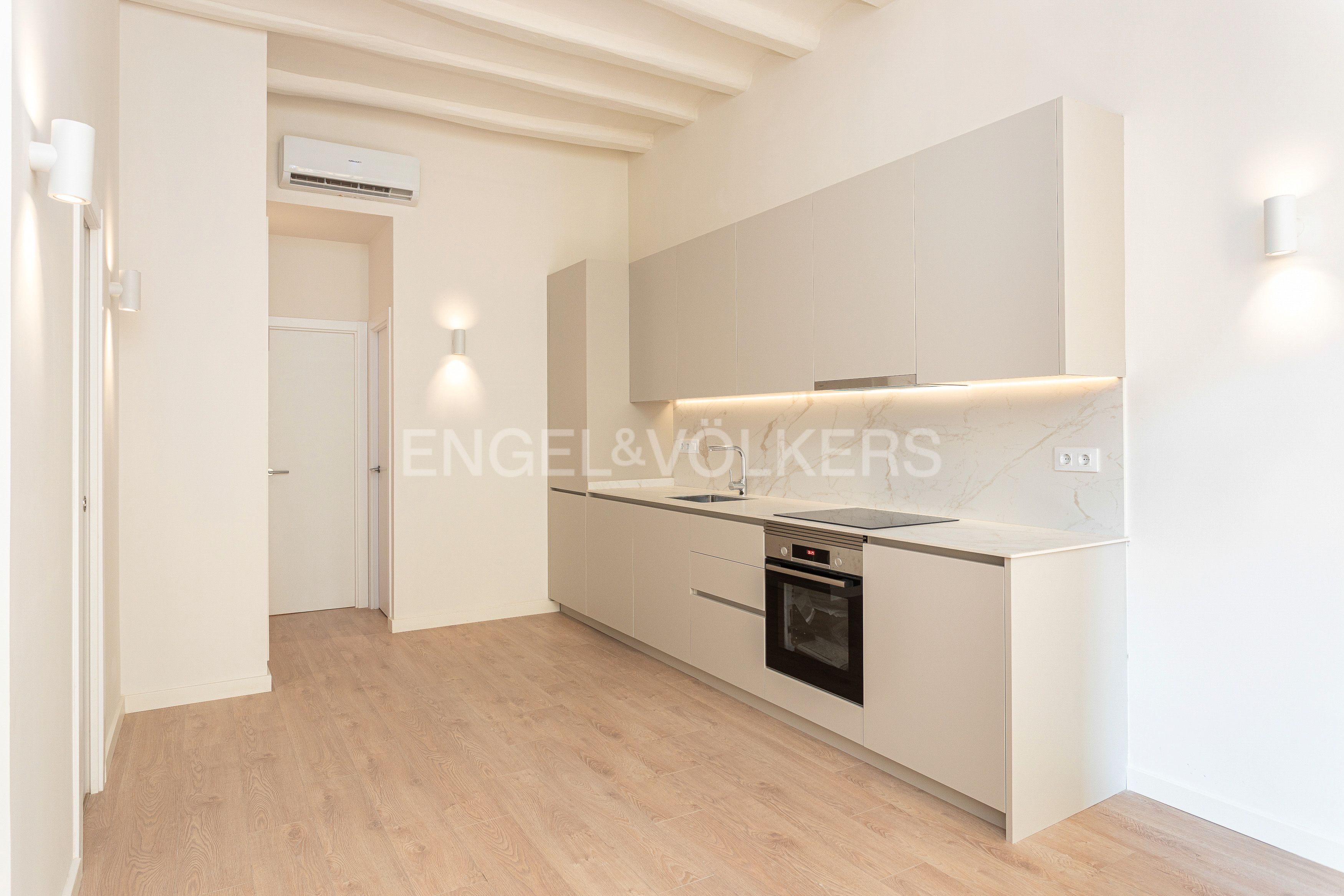 Cuina de Apartament en venda en  Barcelona Capital amb Aire condicionat, Calefacció i Parquet
