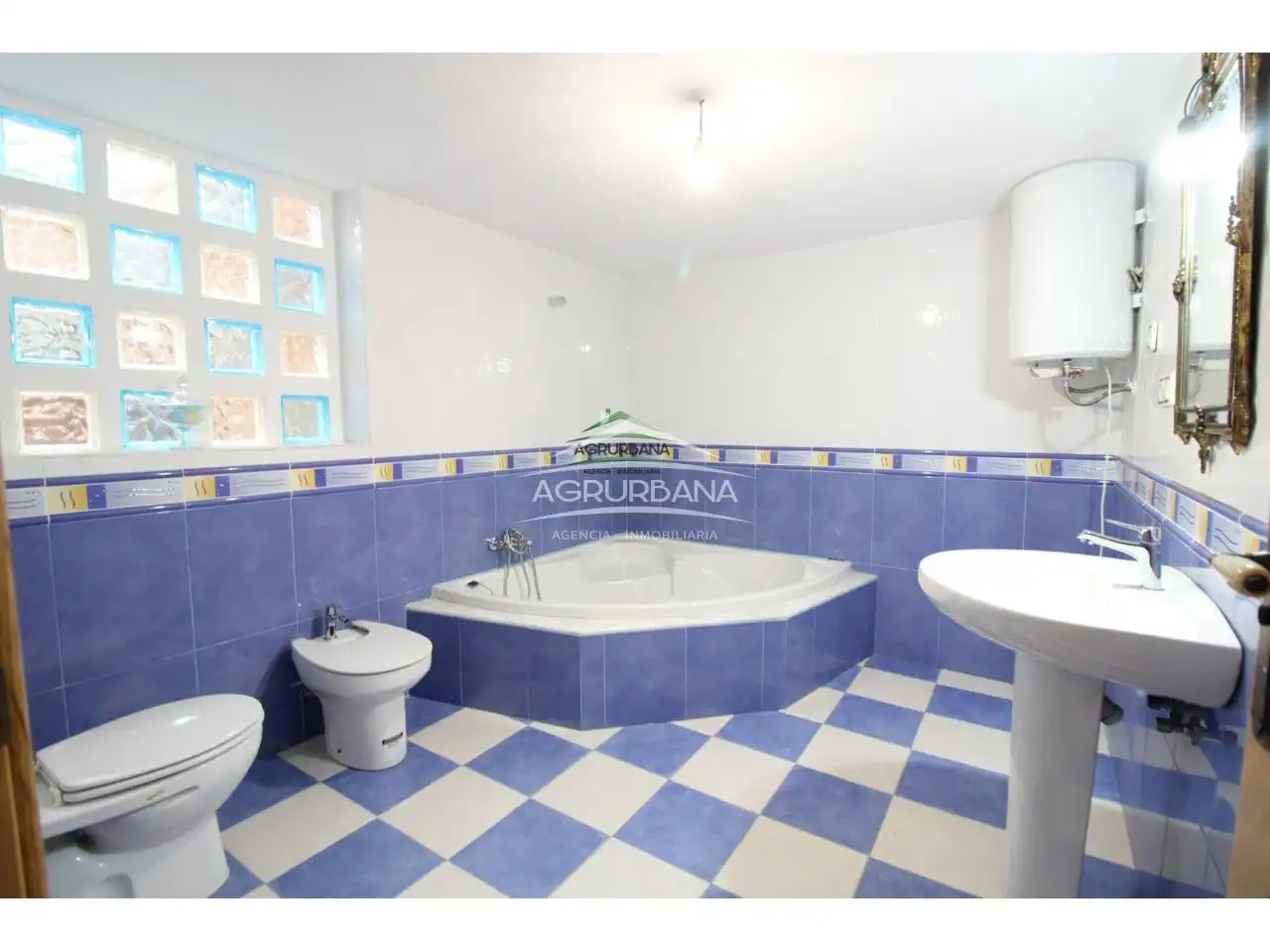 Baño de Finca rústica en venta en Motril con Terraza y Piscina