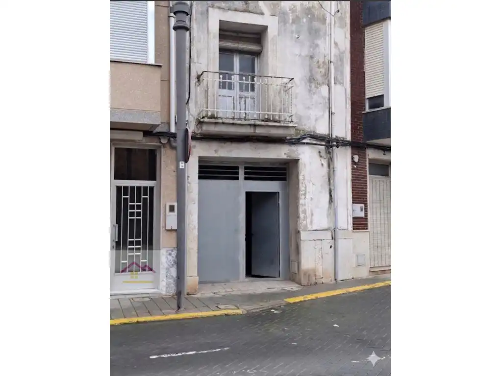 Casa en venda a Calle General Cucala 32