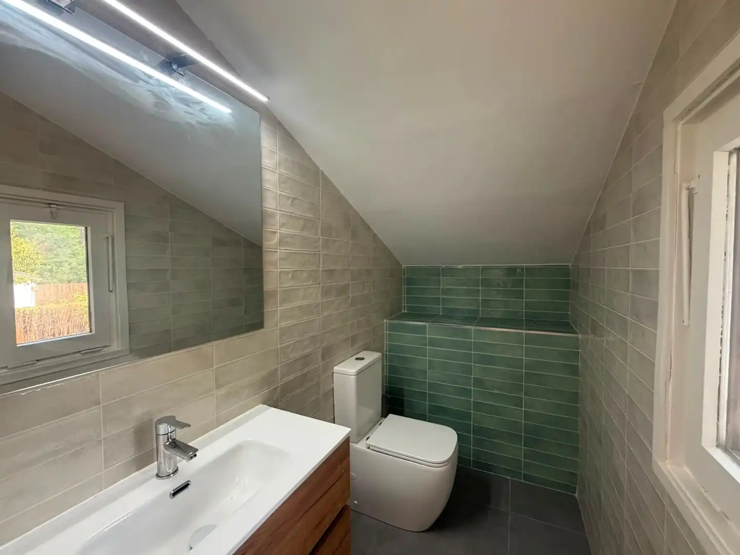 Bathroom of Houses for rent in Begues  with Heating, Private garden and Parquet flooring