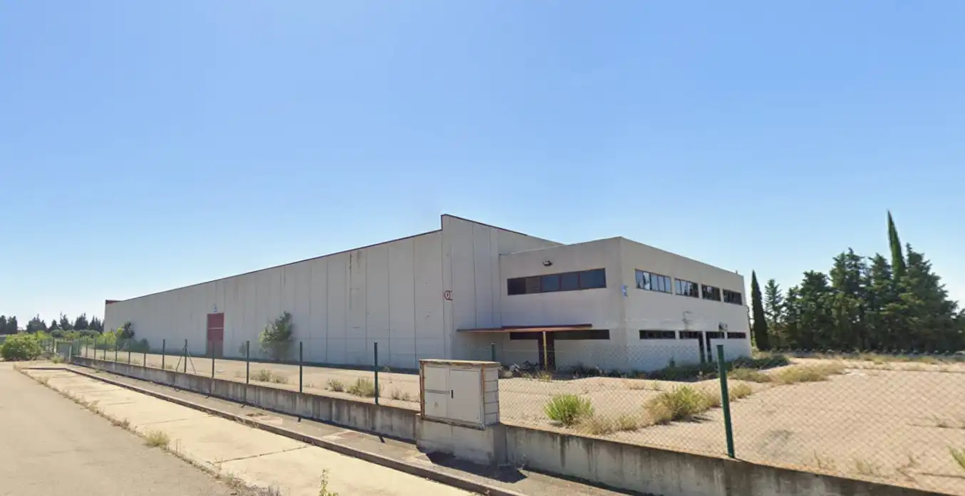 Außenansicht von Fabrikhallen zum Verkauf in Gurrea de Gállego