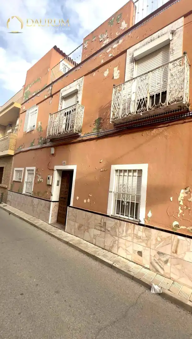 Exterior view of Houses for sale in Sevilla  with Air Conditioner, Terrace and Storage room
