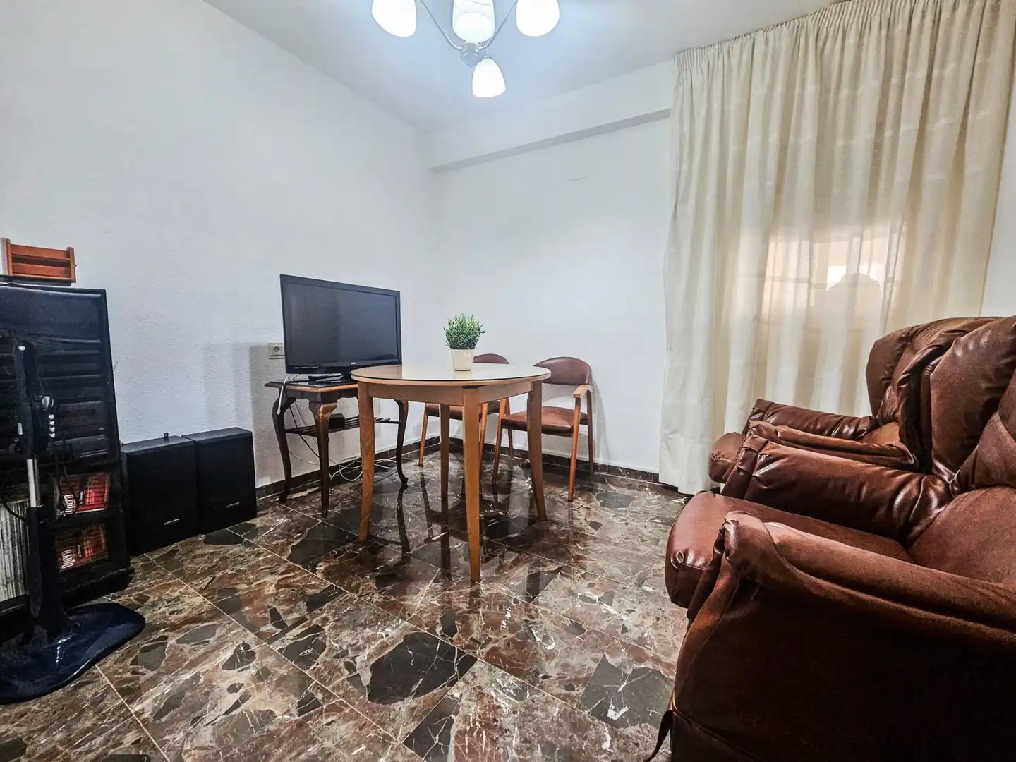 Piso en venta en Calle Manuel Caballero Venzalá, Renfe - Bulevar 1ª y 2ª Fase