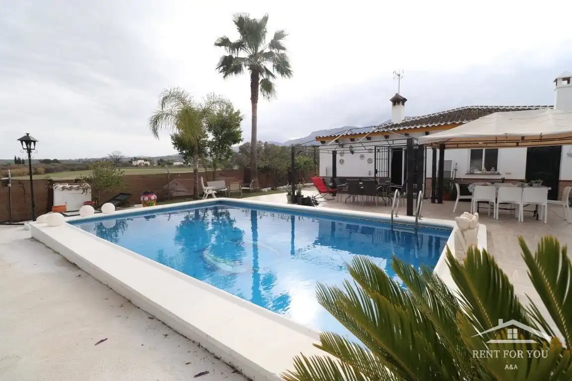 Casa con piscina en alquiler en Centro, imagen 2